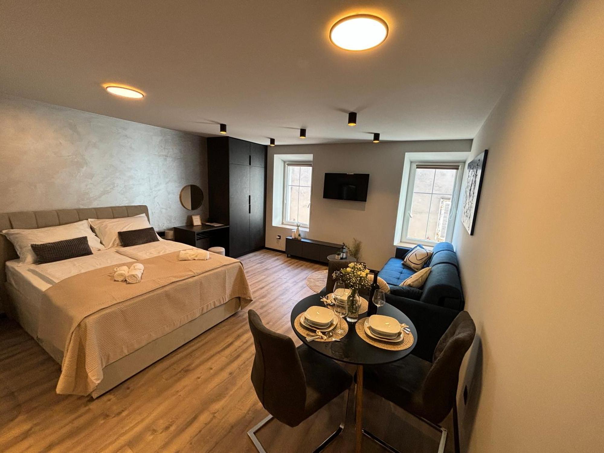 Studio Apartman Versi Old Town Zadar Buitenkant foto